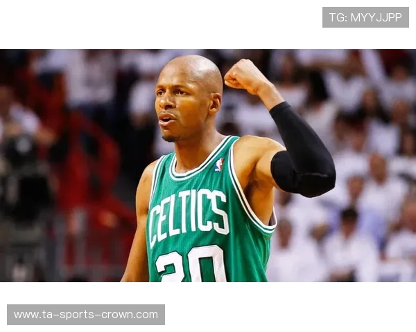 保罗·皮尔斯无球跑位胜雷阿伦，拉开防线更致命